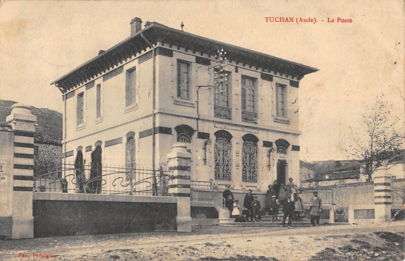 Carte postale ancienne Tuchan - La Poste à Tuchan