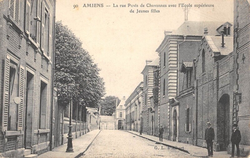 Carte postale ancienne Amiens / Rue Puvis De Chavannes Avec L'Ecole Superieure De Jeunes Filles à Amiens