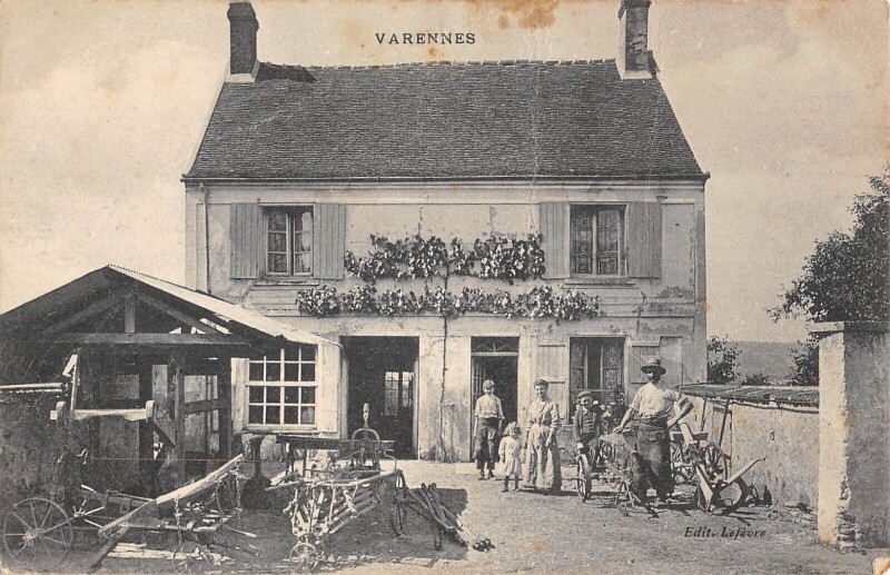 Carte postale ancienne Varennes à Varennes