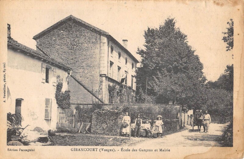Carte postale ancienne Girancourt - Ecole Des Garcons Et Mairie à Girancourt