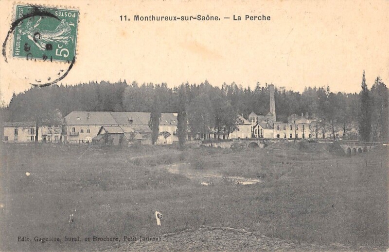 Carte postale ancienne Monthureux Sur Saone - La Perche