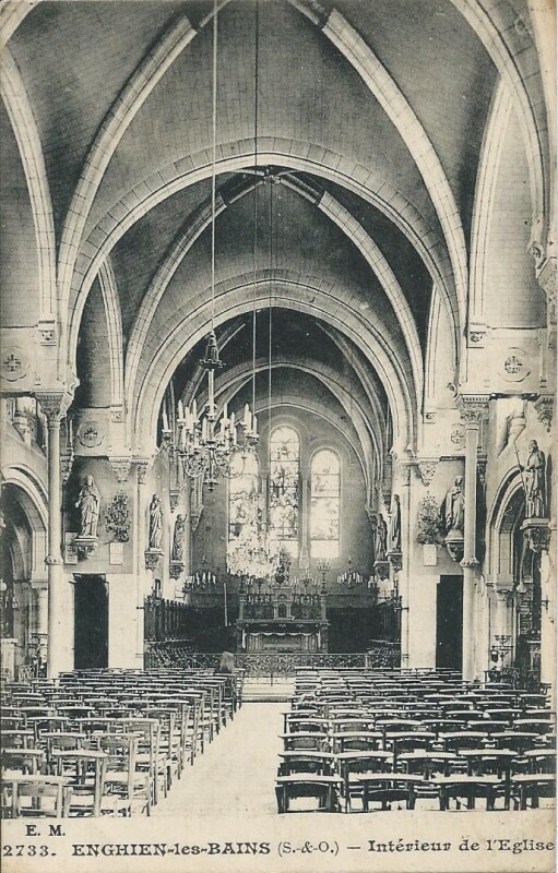 Carte postale ancienne Intérieur de l'Eglise à Enghien-les-Bains
