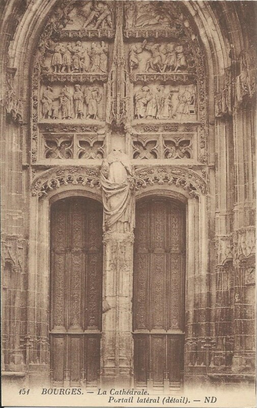 Carte postale ancienne La Cathédrale - Portail latéral à Bourges