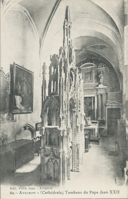Carte postale ancienne Cathédrale - Tombeau du Pape Jean XXII à Avignon