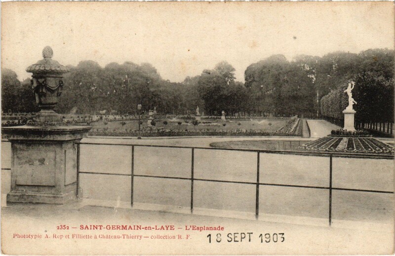 Carte postale ancienne St Germain en Laye Esplanade l'Amour et la Foile