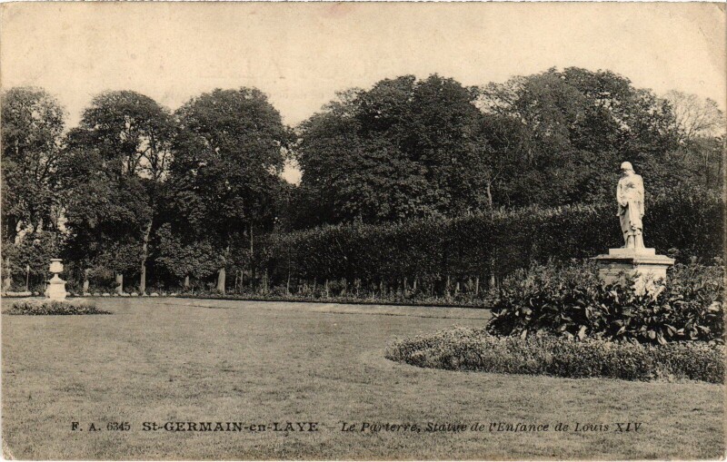 Carte postale ancienne St Germain en Laye Le Parterre