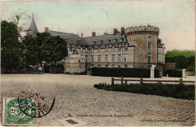 Carte postale ancienne Rambouillet Entree du Chateau à Rambouillet