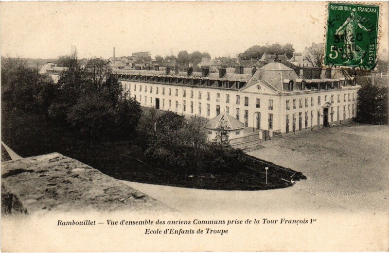 Carte postale ancienne Rambouillet Ecole d'Enfants de Troupe à Rambouillet