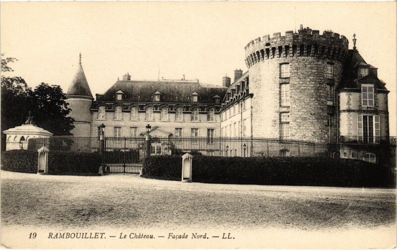 Carte postale ancienne Rambouillet Le Chateau à Rambouillet