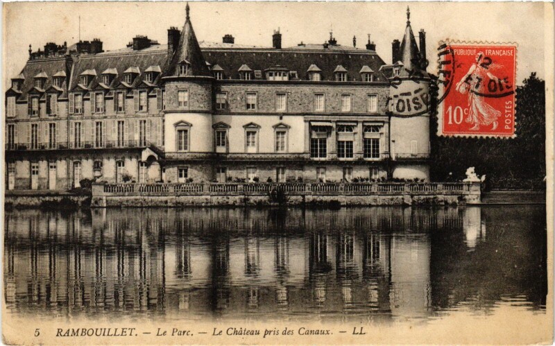 Carte postale ancienne Rambouillet Le Chateau à Rambouillet