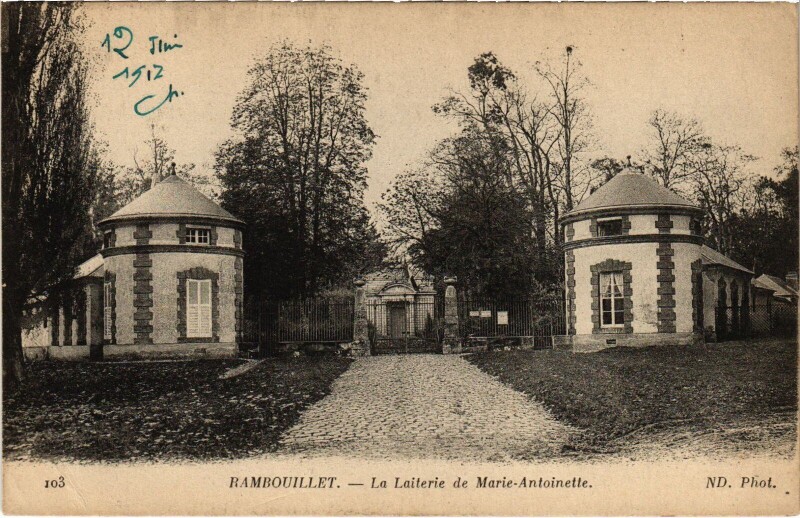Carte postale ancienne Rambouillet Laiterie de Marie Antoinette à Rambouillet