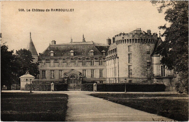 Carte postale ancienne Rambouillet Le Chateau à Rambouillet