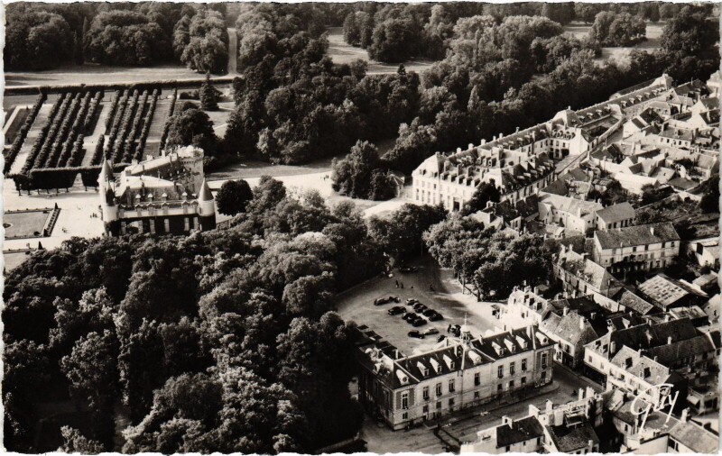 Carte postale ancienne Rambouillet Hotel de Ville à Rambouillet