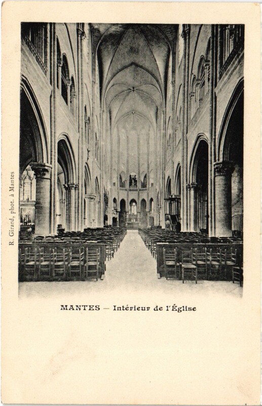 Carte postale ancienne Mantes Interieur de l'Eglise