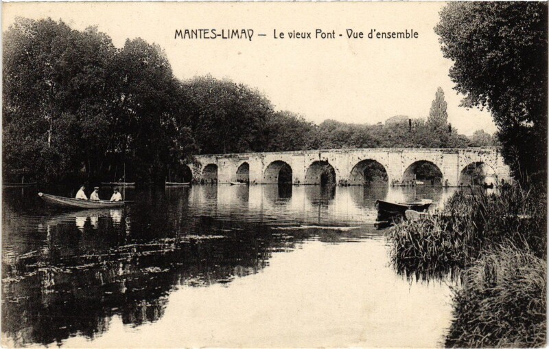 Carte postale ancienne Mantes Le vieux Pont
