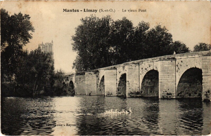 Carte postale ancienne Mantes Le vieux Pont