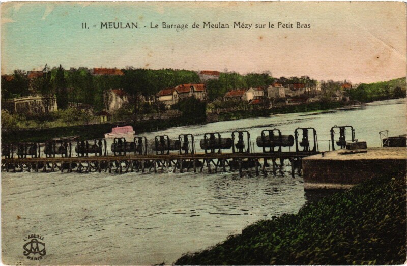 Carte postale ancienne Meulan Le Barrage
