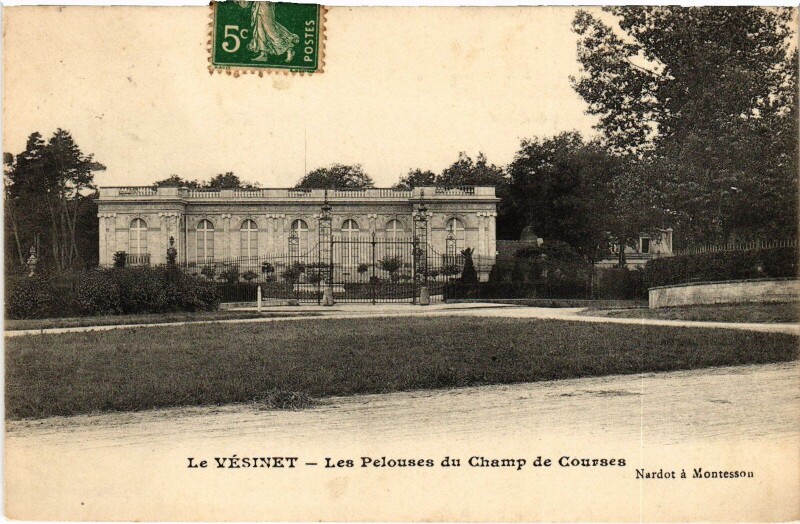 Carte postale ancienne Le Vesinet Les Pelouses du Champ de Courses