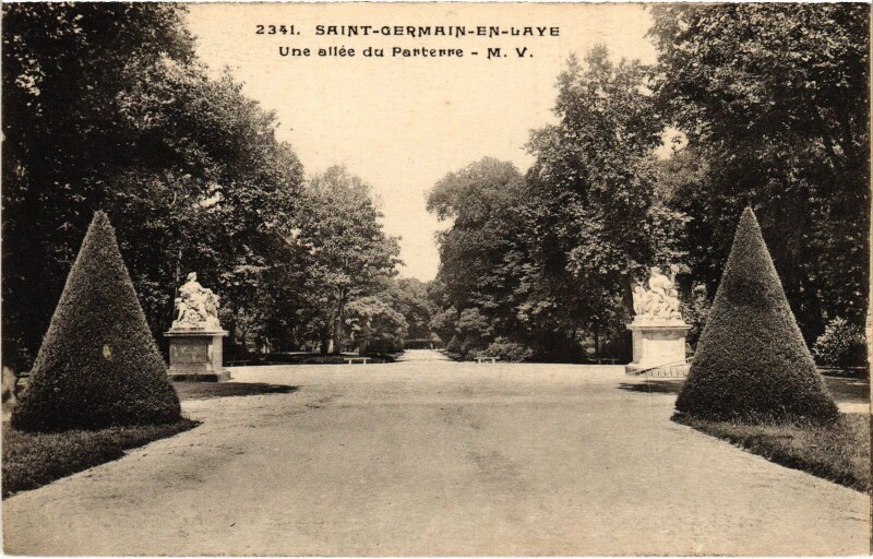 Carte postale ancienne St Germain en Laye une allee du Parterre