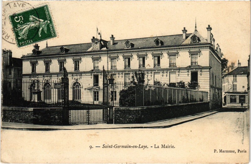 Carte postale ancienne St Germain en Laye La Mairie