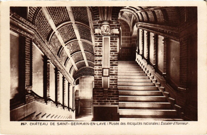 Carte postale ancienne St Germain en Laye Chateau Escalier d'Honneur