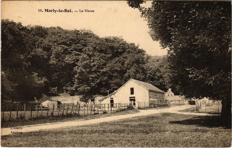 Carte postale ancienne Marly Le Haras