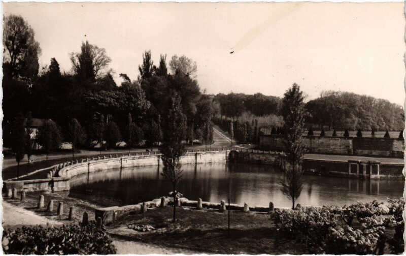 Carte postale ancienne Marly Abreuvoir