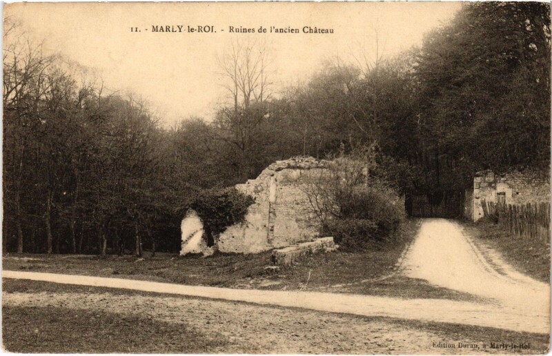 Carte postale ancienne Marly Ruines de l'ancien Chateau