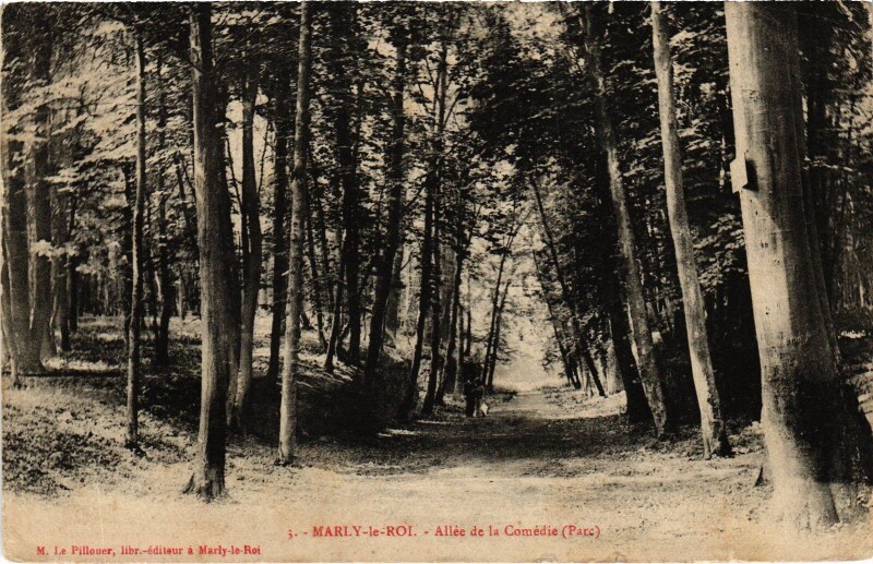 Carte postale ancienne Marly Allee de la Comedie