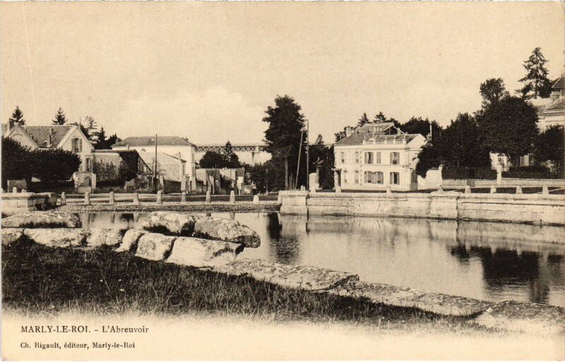 Carte postale ancienne Marly Abreuvoir