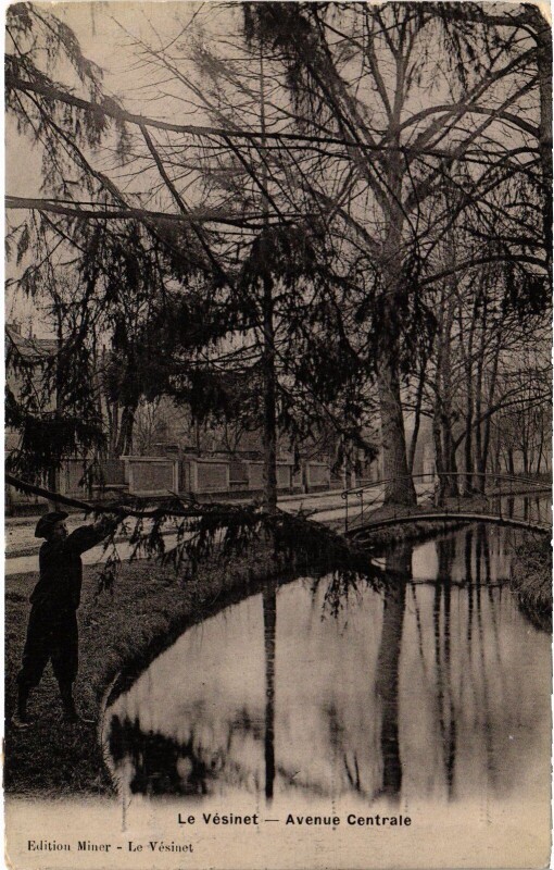 Carte postale ancienne Le Vesinet Avenue Centrale