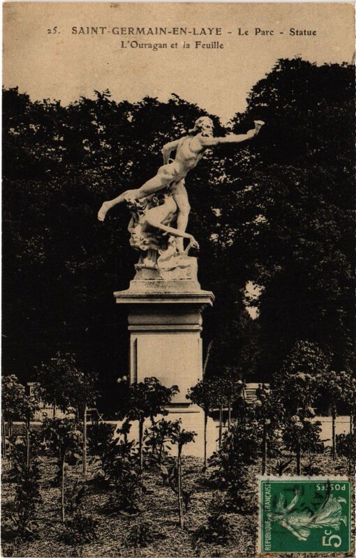 Carte postale ancienne St Germain en Laye Le Parc Statue L'Ouragan et la Feuille