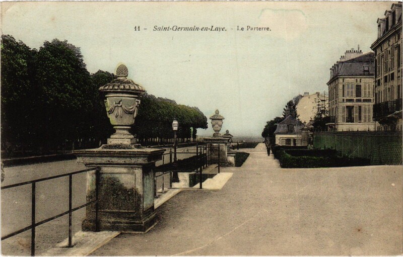 Carte postale ancienne St Germain en Laye Le Parterre