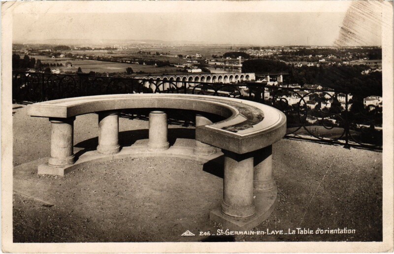 Carte postale ancienne St Germain en Laye La Table d'orientation
