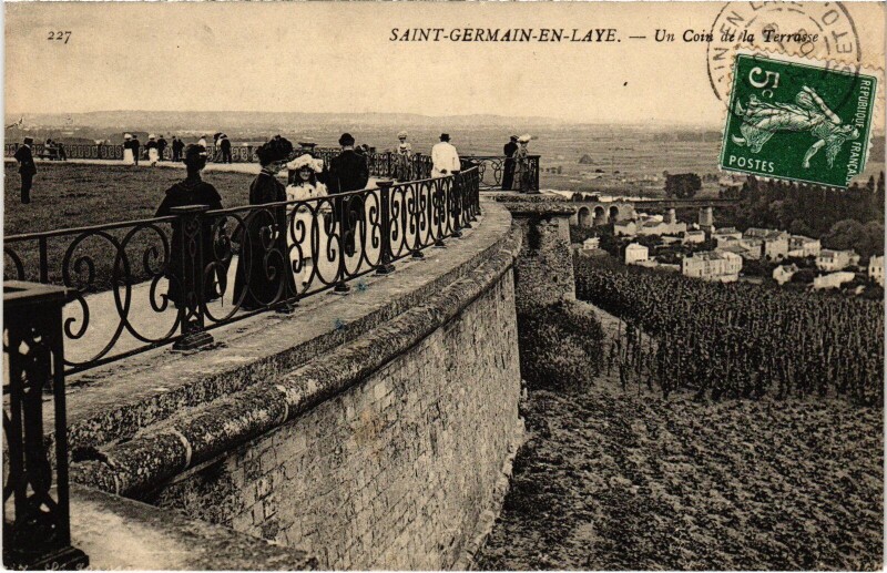 Carte postale ancienne St Germain en Laye un coin de la Terrasse