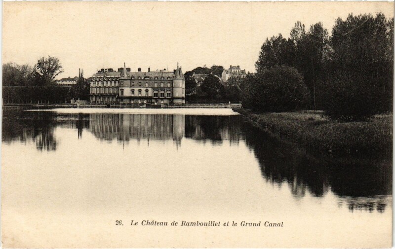 Carte postale ancienne Rambouillet Chateau et le Grand Canal à Rambouillet