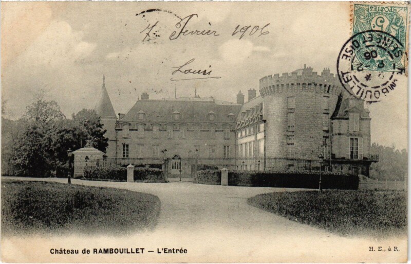 Carte postale ancienne Rambouillet Le Chateau entree à Rambouillet