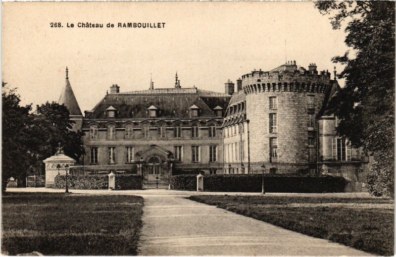 Carte postale ancienne Rambouillet Le Chateau à Rambouillet