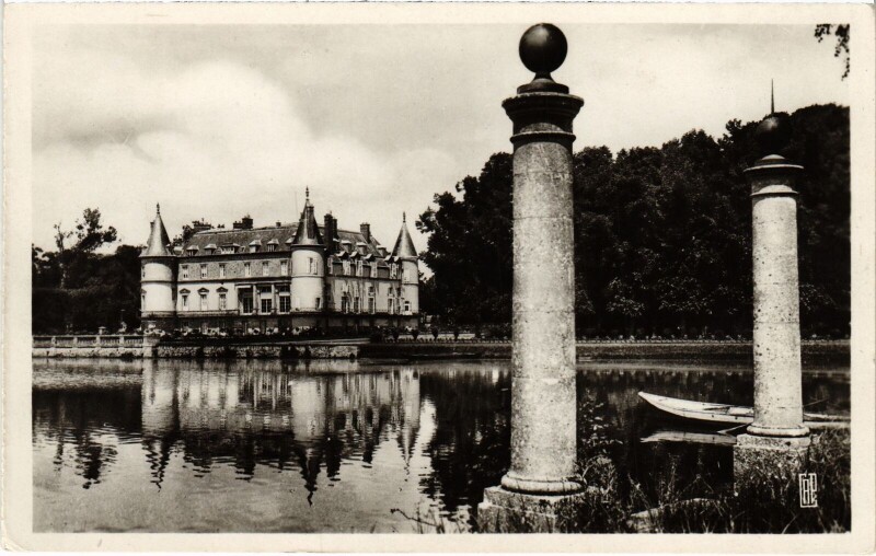 Carte postale ancienne Rambouillet Le Chateau à Rambouillet