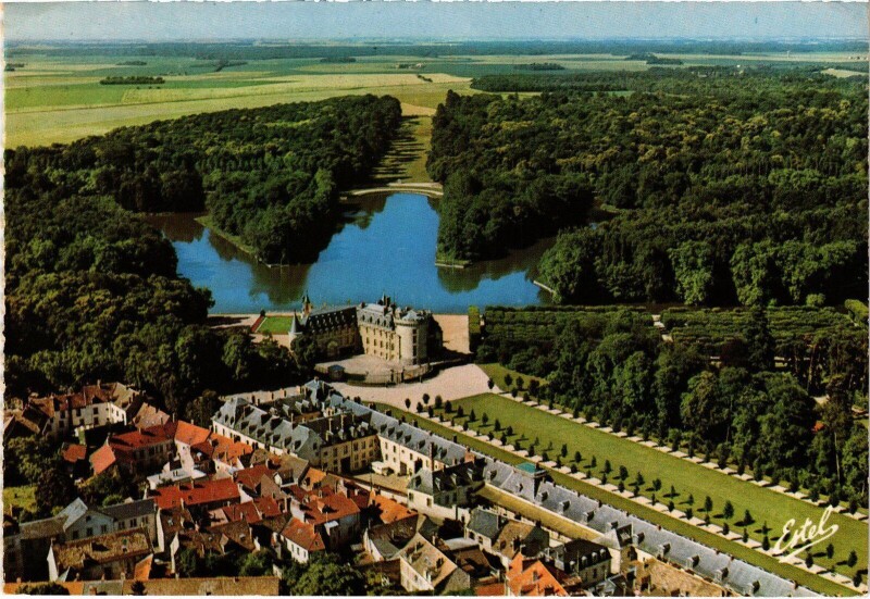 Carte postale ancienne Rambouillet Le Chateau vue aerienne à Rambouillet