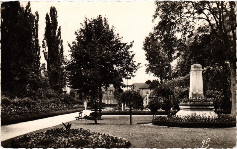 Carte postale ancienne Mantes Jardin Public