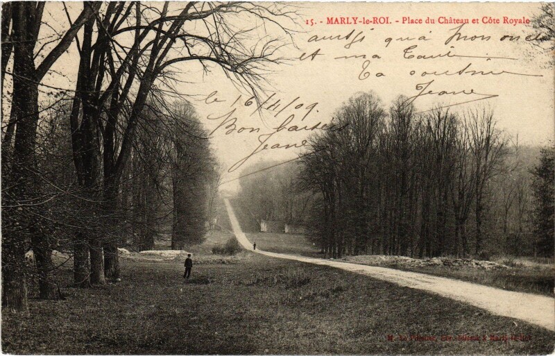 Carte postale ancienne Marly Place du chateau et Cote Royale
