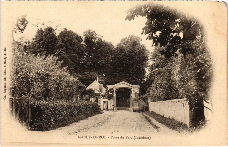 Carte postale ancienne Marly Porte du Parc