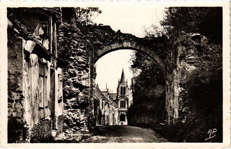Carte postale ancienne Montfort l'Amaury Porte Bardoult à Montfort-l'Amaury