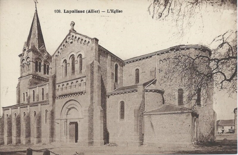 Carte postale ancienne L'Eglise à Lapalisse