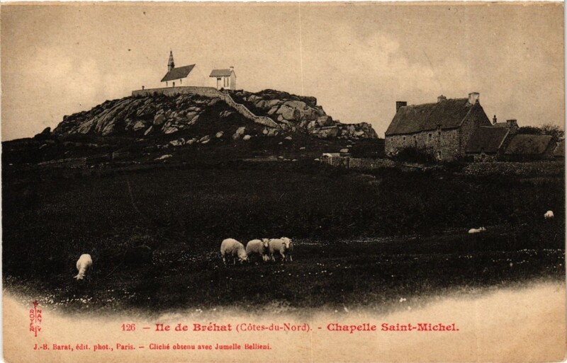 Carte postale ancienne Bretagne Ile de Bréhat Chapelle Saint-Michel