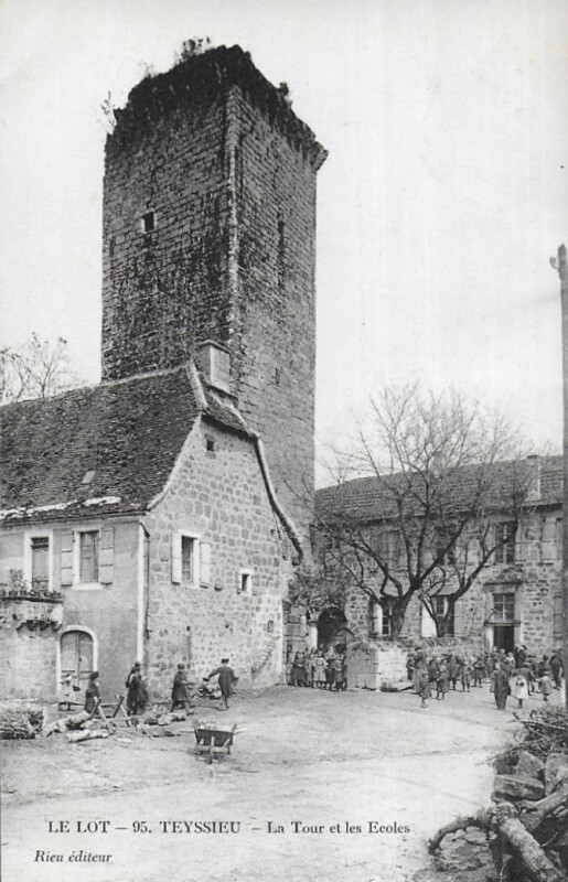 Carte postale ancienne LE LOT - 95. La Tour et les Ecoles à Teyssieu