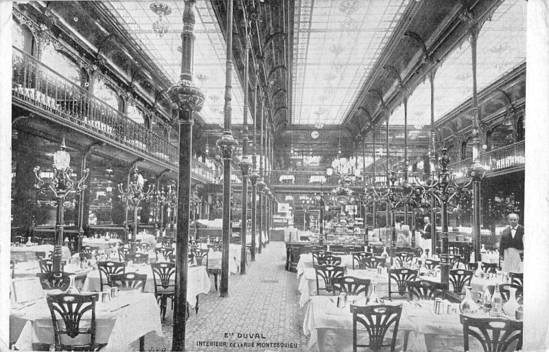 Carte postale ancienne / Paris 1e - Ets Duval - Interieur De La Rue Montesquieu à Paris 1er