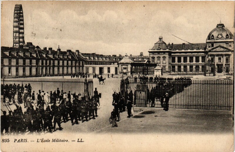 Carte postale ancienne Paris 7e-Ecole Militaire à Paris 7e