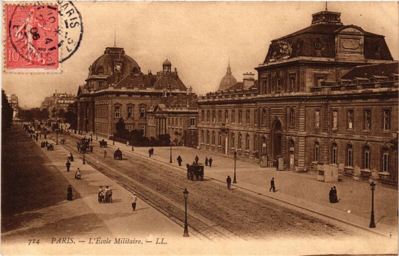 Carte postale ancienne Paris 7e-Ecole Militaire à Paris 7e